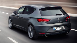 Car driving blurry background tail - feature free wallpaper for desktop