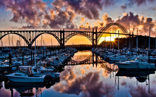 Bridge water sunset clouds boats - david brewster free wallpaper