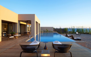 Couple chairs deck pool wine - a swimming pool free wallpaper