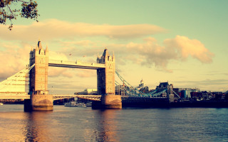 Bridge water sky clouds city 2 - christopher wren free wallpaper