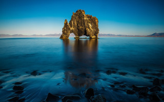 Rock formation water mountain sky 2 - photography free wallpaper