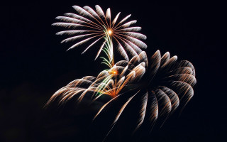 Fireworks japanese kimono night sky - dennis ashbaugh free wallpaper