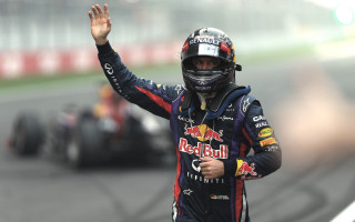 Man helmet waves racecar blurry - alonso vázquez free wallpaper