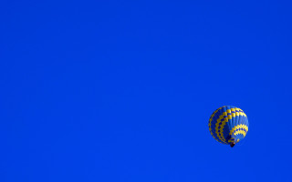 Hot air balloon microscopic blue - a hot air balloon free wallpaper