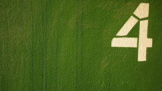 Green wall white four 3d - 4k free wallpaper