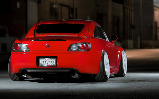 Red car night street license - a license plate free wallpaper