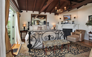 Bedroom fireplace window arts and - a large window free wallpaper