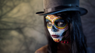 Gothic woman tophat facepaint portrait - an airbrush painting free wallpaper for desktop