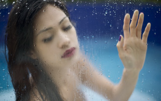 Woman water rain glass aurora - the glass free wallpaper