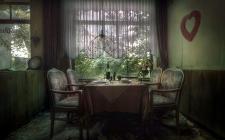 Table chairs wine window heart - it in front free wallpaper