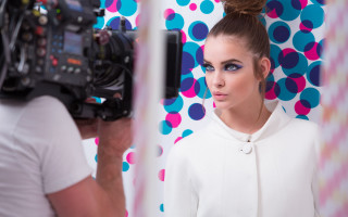 Woman ponyface mirror selfie popart - a picture of herself free wallpaper