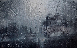 Rainy window building sky astronaut - free rain wallpaper for desktop