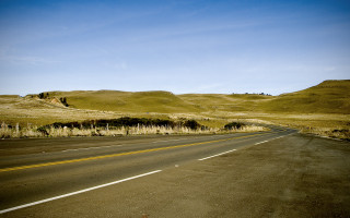 Desolate road hill blue sky 2 - edward hopper free wallpaper