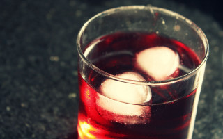 Iced tea glass two ice - ice free wallpaper