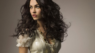 Gothic portrait woman white dress - flowing hair free wallpaper