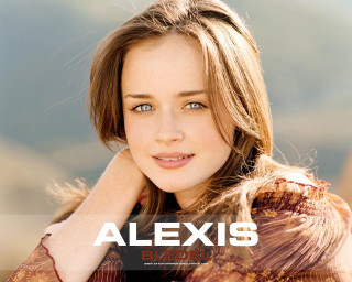 Woman blueeyes browndress shorthair smiling - brown free wallpaper