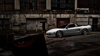 White car broken door broken - a broken window free wallpaper