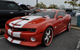 Red car white stripes parking - white stripe free wallpaper