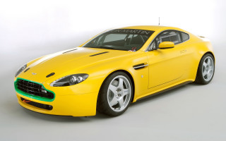 Yellow sports car green stripe - hood free wallpaper