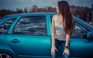 Woman blue car pockets hip - the door free wallpaper