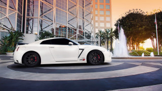White sports car fountain sunset - pearlescent free wallpaper for desktop