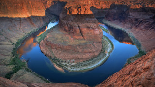 River canyon mountains desert trees - a river in a canyon free wallpaper