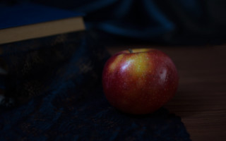 Red apple wooden table book 2 - a table cloth free wallpaper