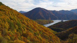 Lake mountains autumn trees clouds - murata range free wallpaper for desktop