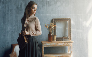Woman table mirror vase flowers - anka zhuravleva free wallpaper for desktop