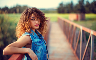 Woman curly hair bridge serious 2 - curly free wallpaper