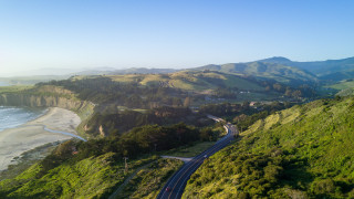 Scenic highway beach hilltop tilt - scenic free wallpaper