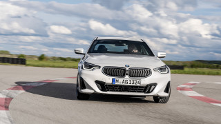 White car race track blue - a white car free wallpaper