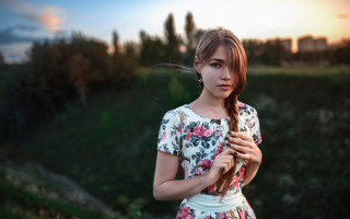 Elina karimova umbrella field sunset - portrait photography free wallpaper