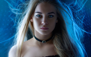 Woman longhair choker bluefeathers gothic - free cyberpunk wallpaper