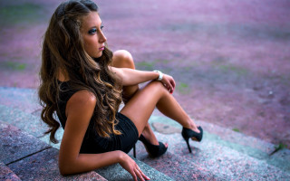 Woman blonde blue eyes outdoor - her knee free wallpaper for desktop