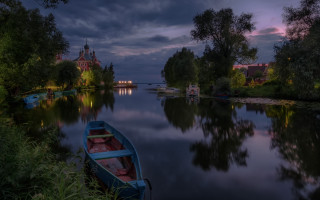 Boat water night castle mystical - a castle in the background free wallpaper for desktop