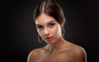 Woman hoop ears black white - araceli gilbert free wallpaper