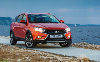 Red car ocean boat sunny - the water behind free wallpaper