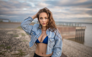 Woman bikini jean jacket beach - chernik free wallpaper