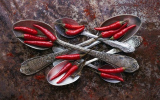Spoons red peppers rusted tabletop - christopher williams free wallpaper for desktop