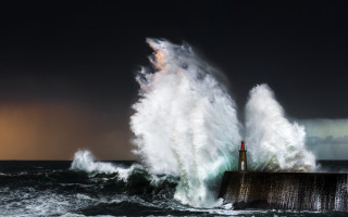 Lighthouse wave ocean beach cloud - in the ocean free wallpaper