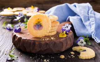 Wooden board cookies flowers blue - a blue cloth free wallpaper