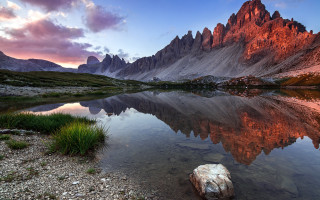 Mountain lake rock sunset forest - a pink sky free wallpaper for desktop