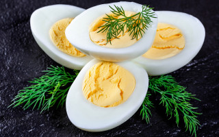 Three eggs green sprig black - hard free wallpaper for desktop