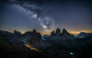 Night sky milky way mountains - a few star free wallpaper