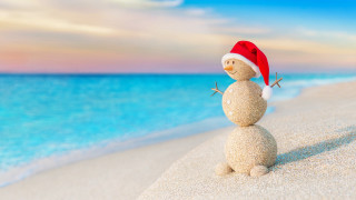 Snowman sand beach santa hat - sand free wallpaper
