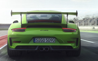 Green sports car race track 4 - insane detail free wallpaper