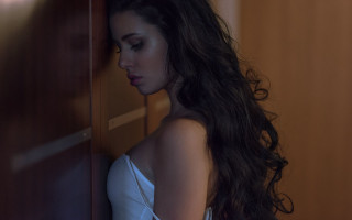 Woman white dress wind blown 2 - flowing free wallpaper