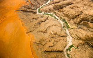 River valley mountains rocks desert - a valley free wallpaper