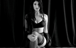 Woman lingerie floor crossed black - a woman in lingerie free wallpaper